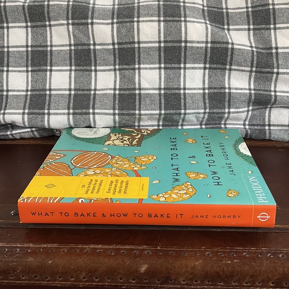 Phaidon What to Bake and How to Bake it Hardcover Cookbook - Picture 3 of 7